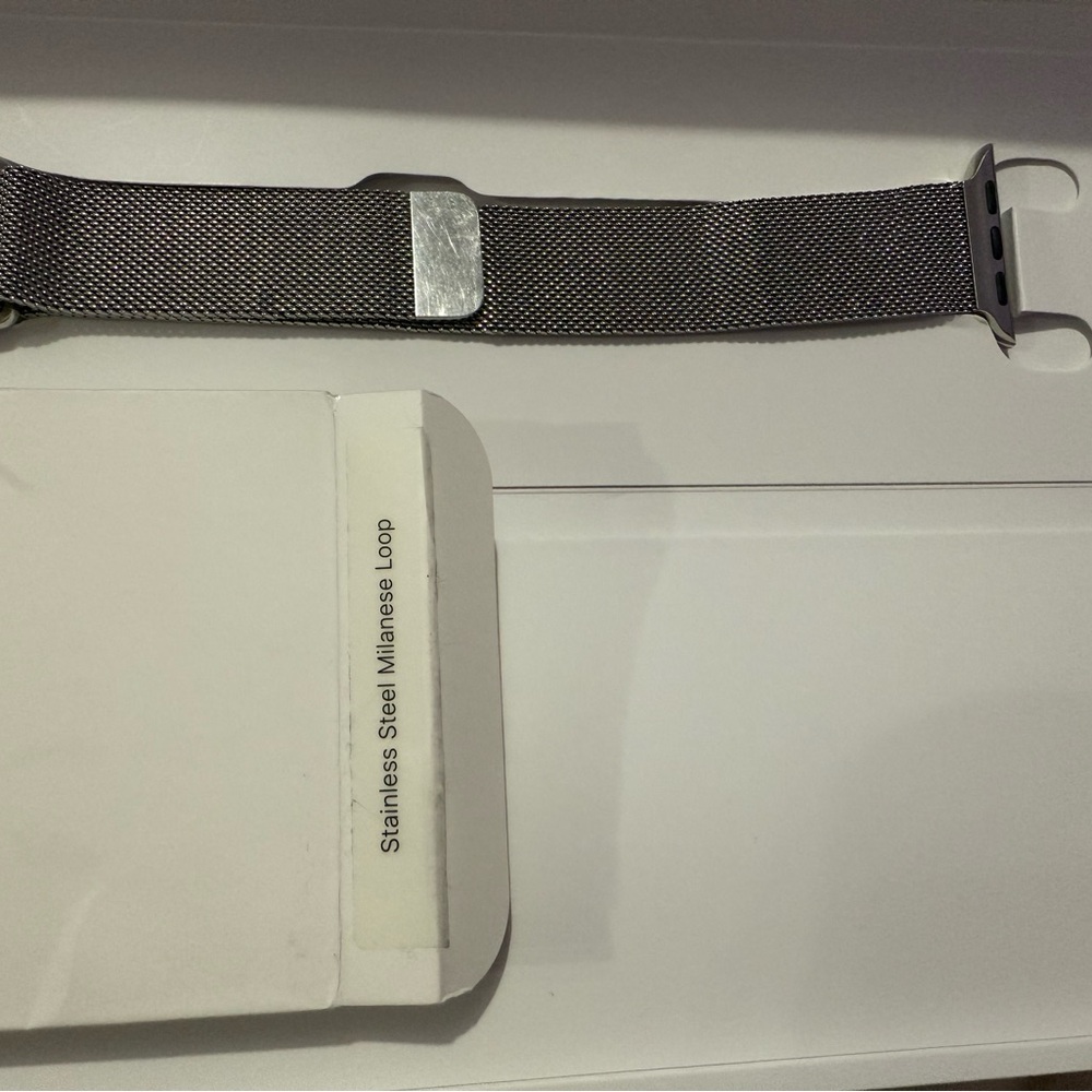 Apple Silver Milanese Loop Band